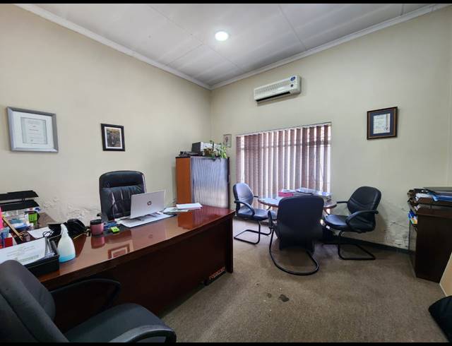 991M² OFFICE FOR SALE IN VEREENIGING CENTRAL